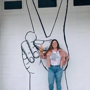 Meet your Posher, Caitlin